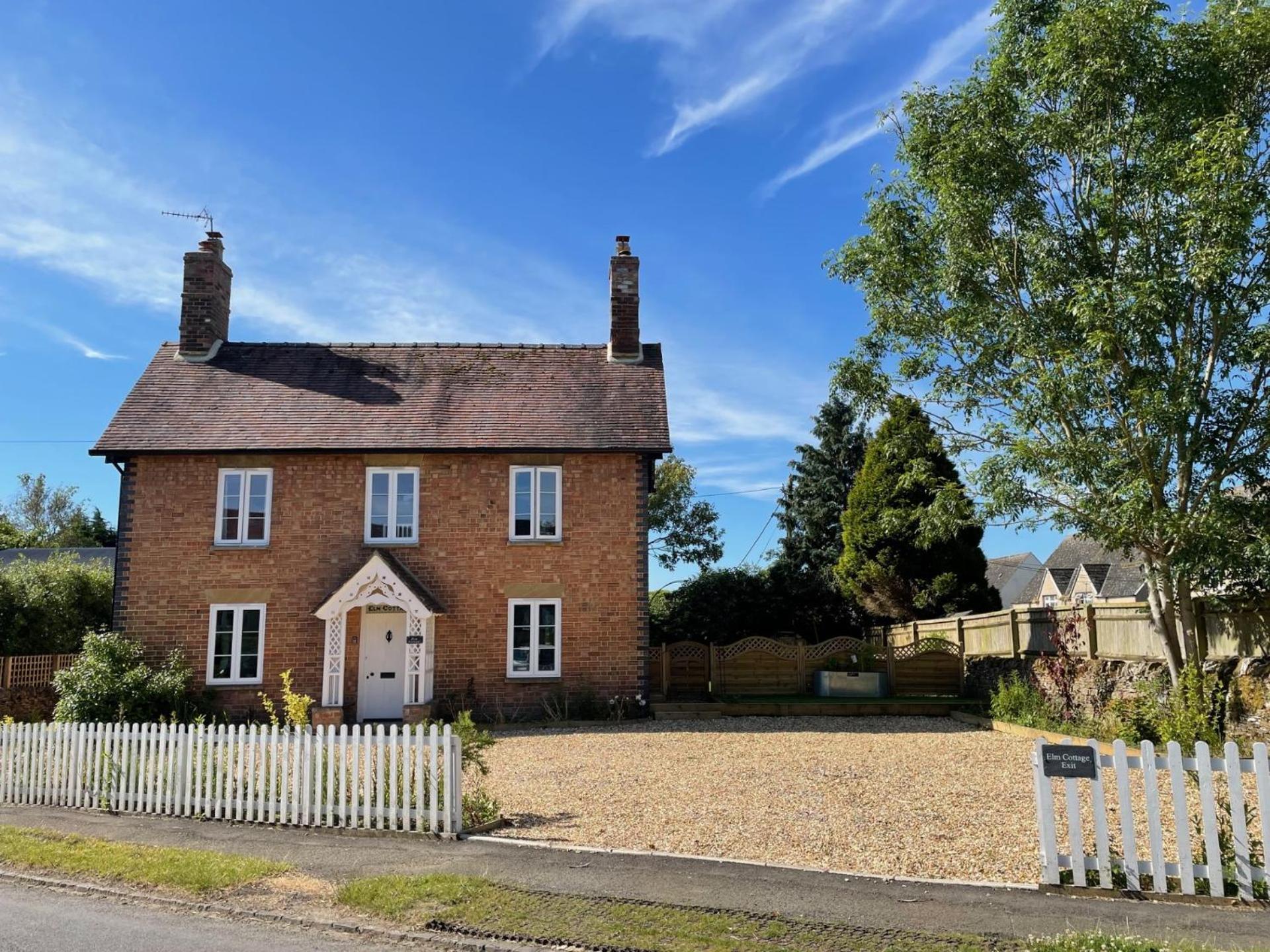 Elm Cottage Alvescot Bagian luar foto